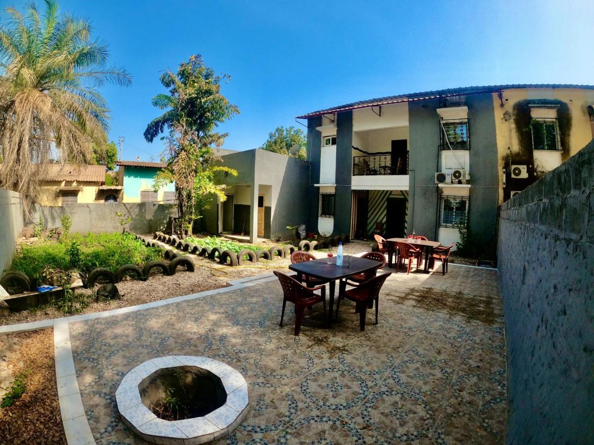 Apartamento Ker Adja Ziguinchor Exterior foto